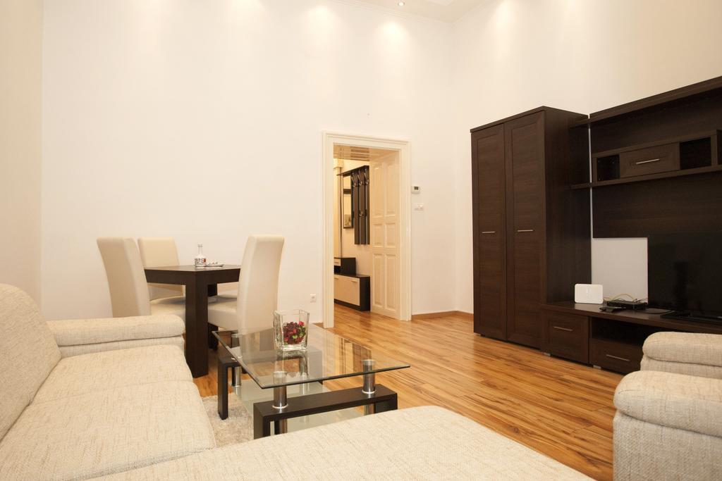 Charlotte Apartment Close To Opera Budapest Ngoại thất bức ảnh