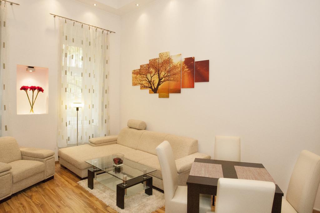 Charlotte Apartment Close To Opera Budapest Ngoại thất bức ảnh